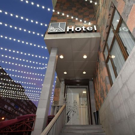 In City Hotel เยเรวาน ภายนอก รูปภาพ